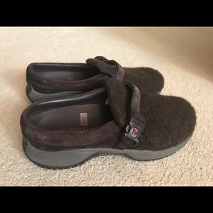 Wool clogs